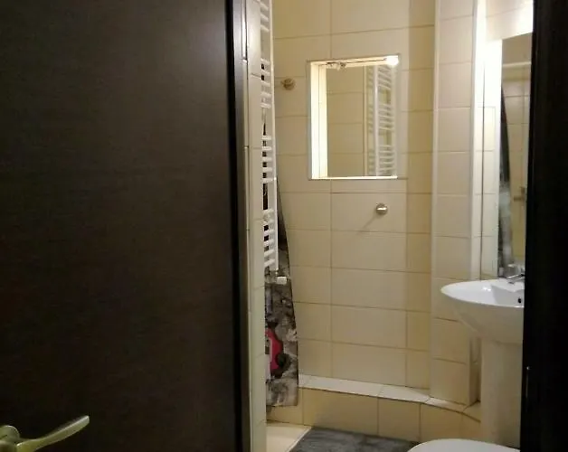 דירה Cozy Downtown Oasis *
