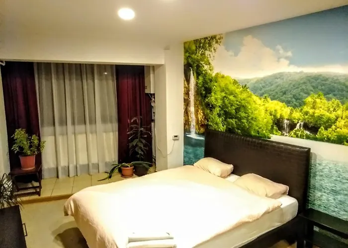 Cozy Downtown Oasis * בוקרשט